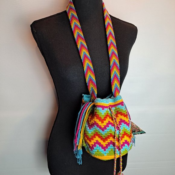 NWT Hand-Crafted Mini Boho Bermuda Bag Rainbow Colors - Picture 2 of 6